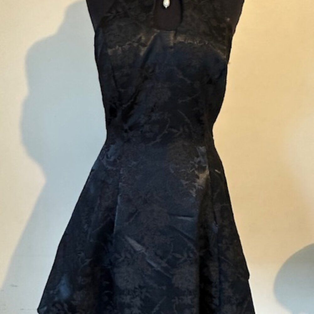 Maurices Elegant Vintage Halter Neck Cocktail Dress 8637 Size 11/12